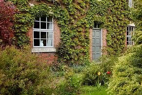 Cottage in Derbyshire With Private Garden