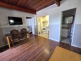 Falcon Nest Motel