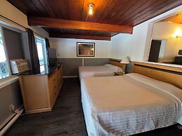 Falcon Nest Motel