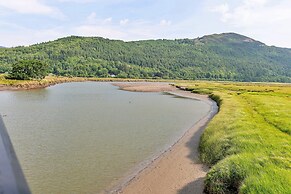 Cottage by Mawddach Trail With Stunning Views