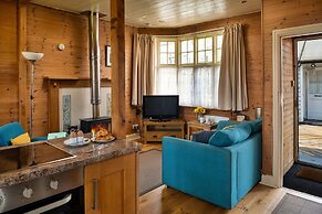 Cottage by Mawddach Trail With Stunning Views
