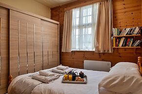 Cottage by Mawddach Trail With Stunning Views
