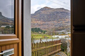 Cottage in Snowdonia With Mountain Views