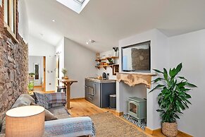 Barn in Devon With Stargazing Bed