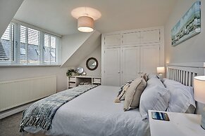 Duplex in Whitby Near the Beach