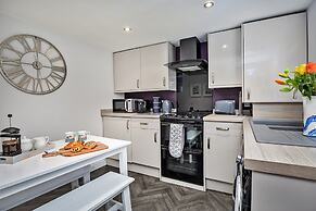 Duplex in Whitby Near the Beach