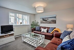 Duplex in Whitby Near the Beach