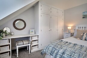 Duplex in Whitby Near the Beach
