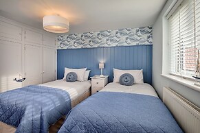 Duplex in Whitby Near the Beach