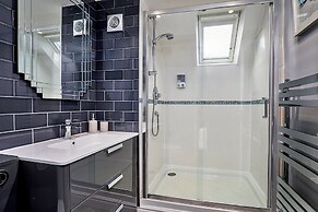 Duplex in Whitby Near the Beach