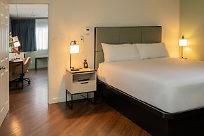 SKKY Hotel