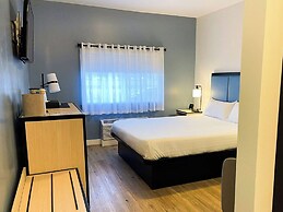 SKKY Hotel