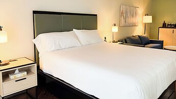 SKKY Hotel