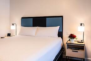SKKY Hotel