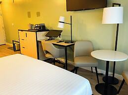 SKKY Hotel