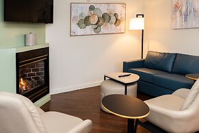 SKKY Hotel