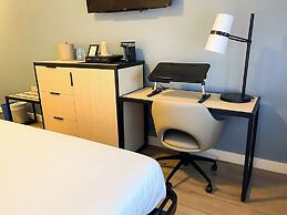SKKY Hotel