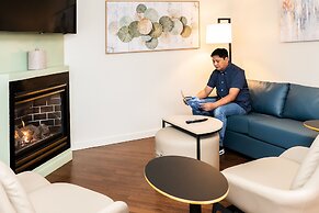 SKKY Hotel