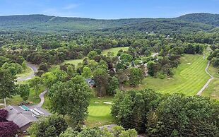 2-Bedroom cabin Hot tub Fireplace PS5