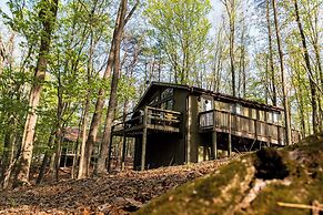 2-Bedroom cabin Hot tub Fireplace PS5