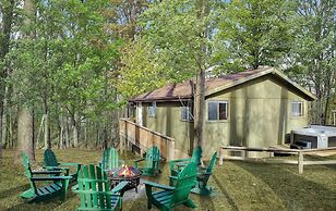 2-Bedroom cabin Hot tub Fireplace PS5