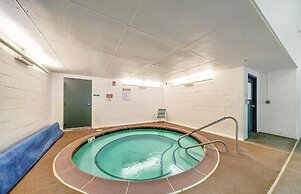 2-Bedroom cabin Hot tub Fireplace PS5