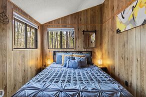 2-Bedroom cabin Hot tub Fireplace PS5