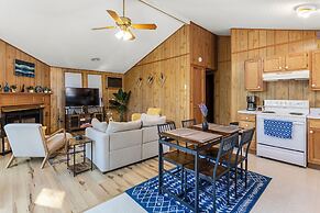 2-Bedroom cabin Hot tub Fireplace PS5