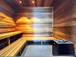 Royal Executive Living Garden Executive