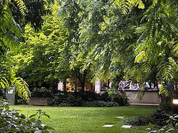 Royal Executive Living Garden Executive