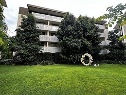 Royal Executive Living Garden Executive