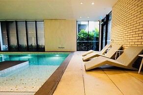 Royal Executive Living Garden Executive