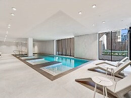 Royal Executive Living Garden Executive
