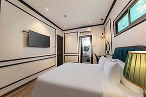 Azen Lakeside Hotel & Travel
