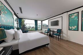 Azen Lakeside Hotel & Travel