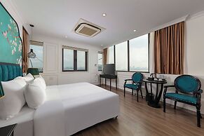 Azen Lakeside Hotel & Travel