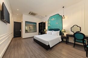 Azen Lakeside Hotel & Travel