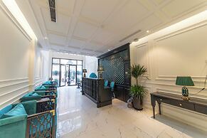 Azen Lakeside Hotel & Travel