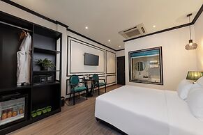 Azen Lakeside Hotel & Travel