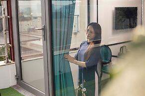 Azen Lakeside Hotel & Travel