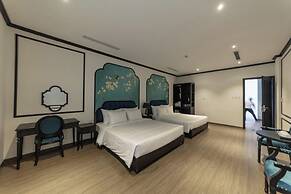 Azen Lakeside Hotel & Travel
