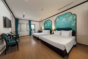 Azen Lakeside Hotel & Travel