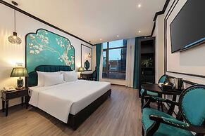 Azen Lakeside Hotel & Travel