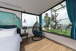 Azen Lakeside Hotel & Travel