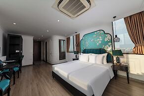 Azen Lakeside Hotel & Travel