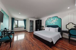Azen Lakeside Hotel & Travel