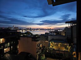Azen Lakeside Hotel & Travel