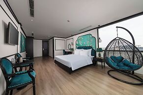Azen Lakeside Hotel & Travel