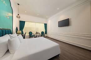 Azen Lakeside Hotel & Travel