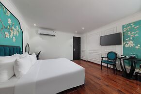Azen Lakeside Hotel & Travel